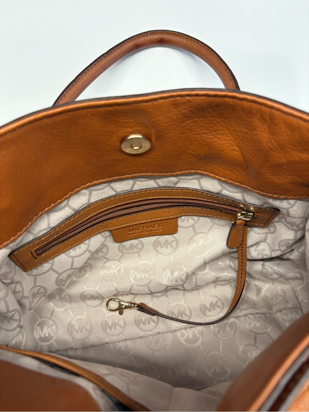 Michael Kors Hamilton Brown Leather Satchel Handbag with Gold Hardware - Picture 4 of 11